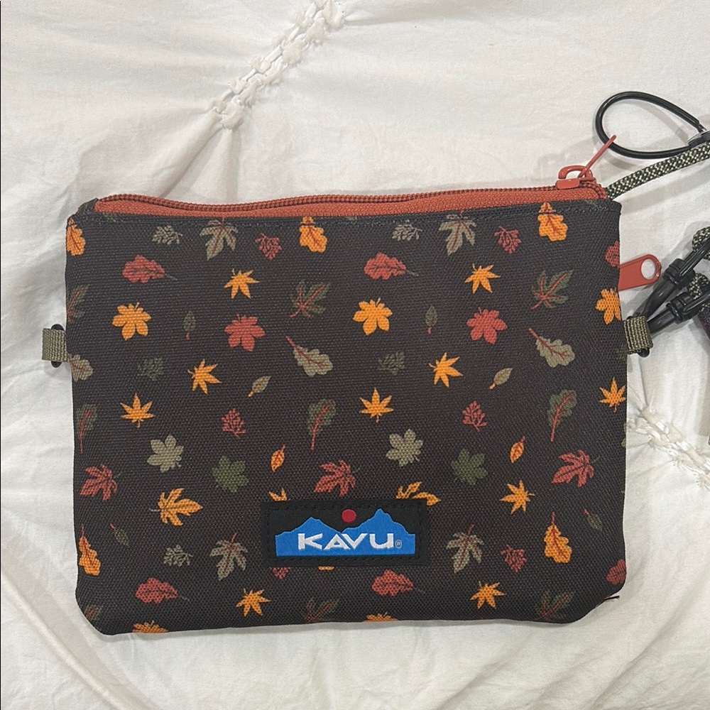 KAVU Leaf Print Pouch